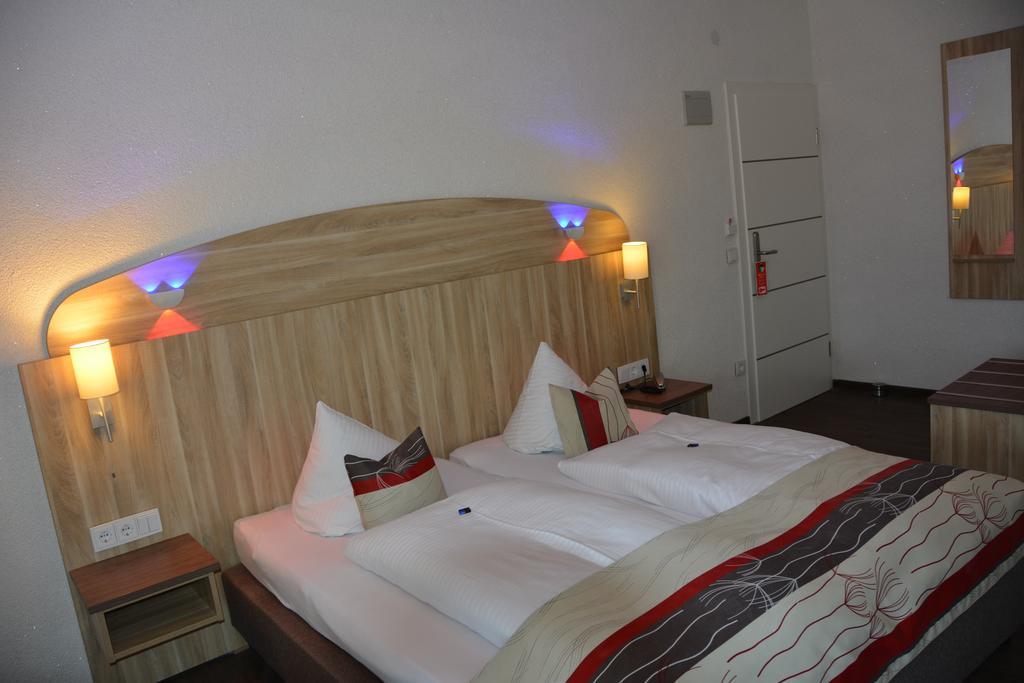 Alpina Hotel Rosenheim Bagian luar foto