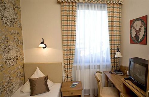 Alpina Hotel Rosenheim Bagian luar foto