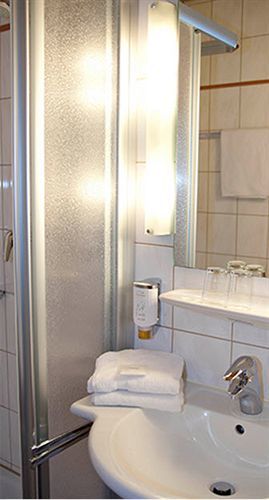 Alpina Hotel Rosenheim Bagian luar foto